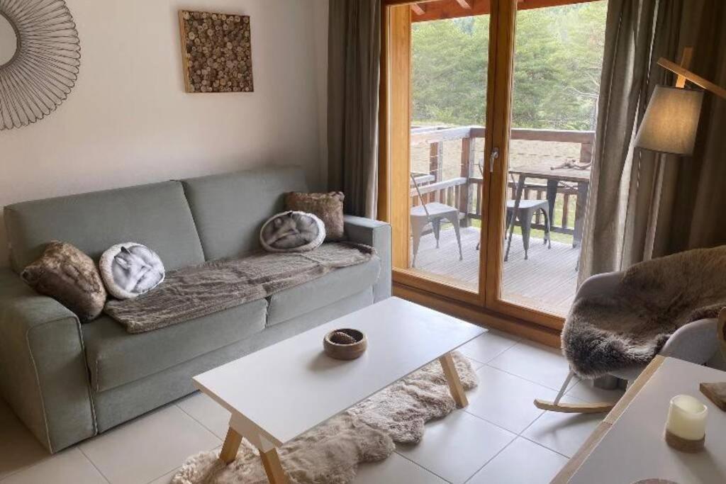 Appartement de charme dans résidence avec piscine La Joue du Loup Saint-Étienne-en-Dévoluy Exterior foto